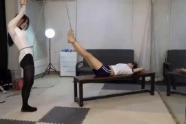 黑丝裸足美女 - G379