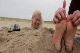 Chie's Beach Day - F759